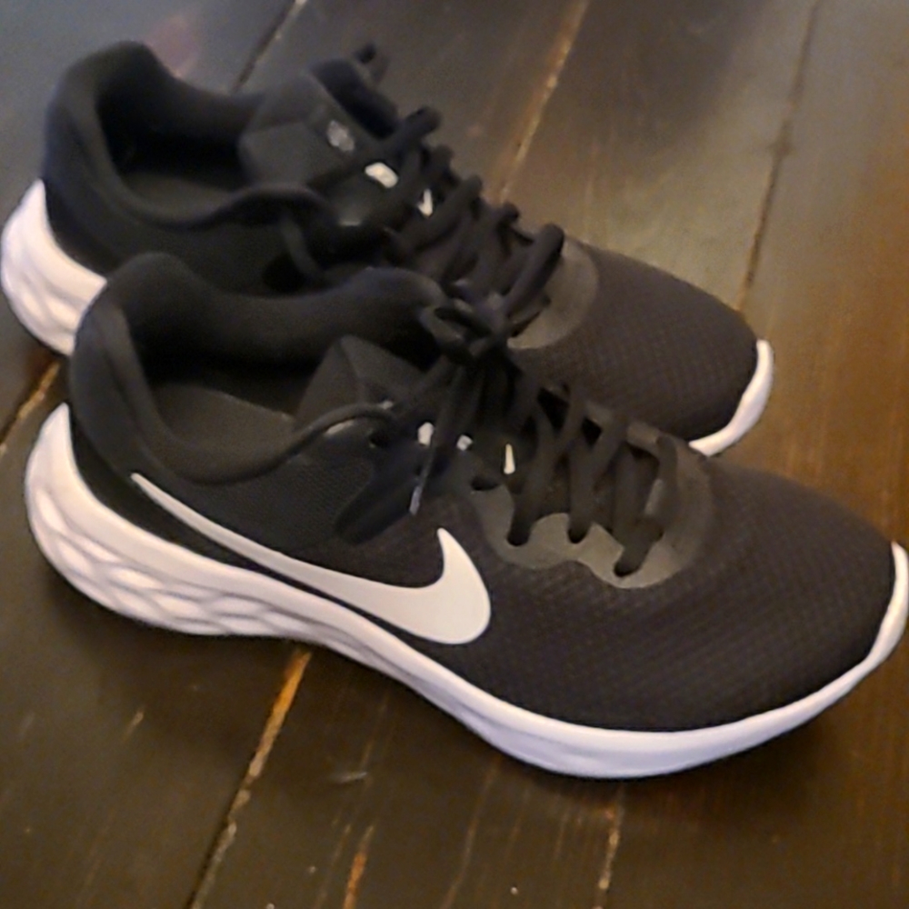 Nike Revolution 5